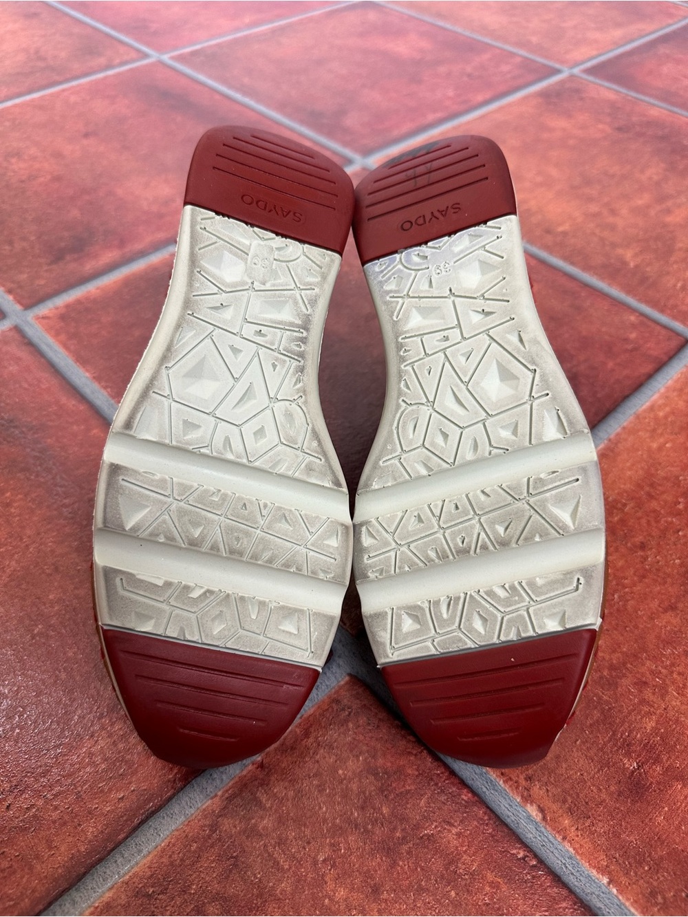 Saydo Artisan Lightweight Woven Sneakers - Picture 6 of 7